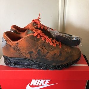 Nike Air max 90 size 10 Supreme sticker included